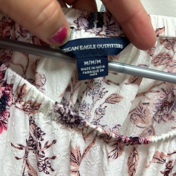 American Eagle cold shoulder top - Picture 5 of 7